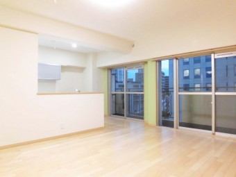 樹木の素材感にこだわったマットな質感のキッチン　渋谷区Ｉ様邸